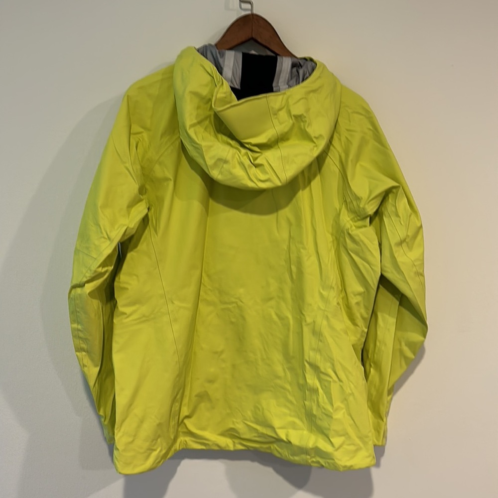 Mountain Hardware Jacket - image 7